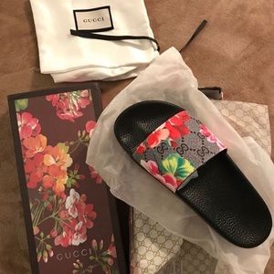 Gucci Bloom Slides